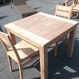 Tuintafel vierkant met kopse lat