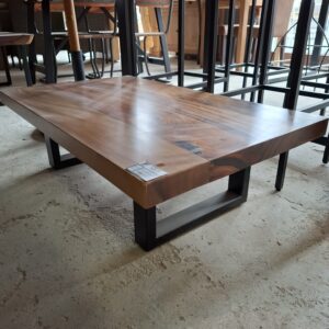 Salontafel Suar met ijzeren onderstel (30cm hoogte)